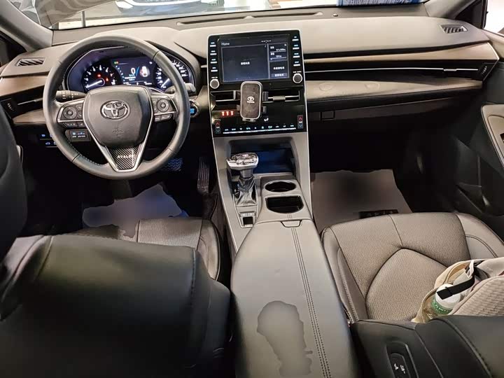 Фото 10 - Toyota Avalon