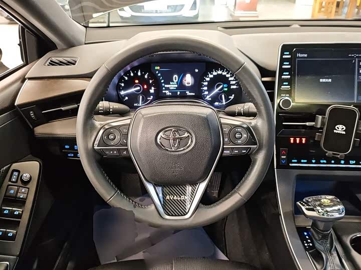 Фото 11 - Toyota Avalon