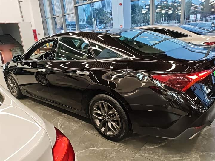 Фото 5 - Toyota Avalon