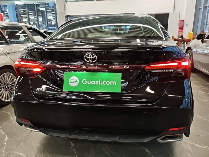 Фото 6 - Toyota Avalon