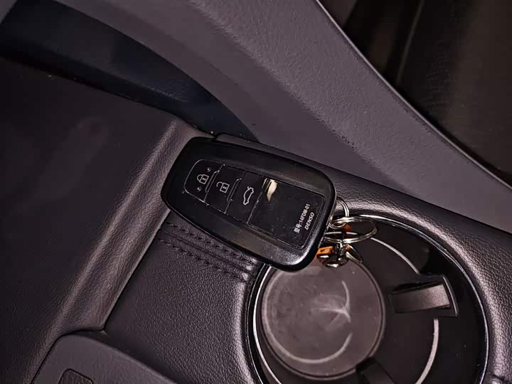 Фото 9 - Toyota Avalon