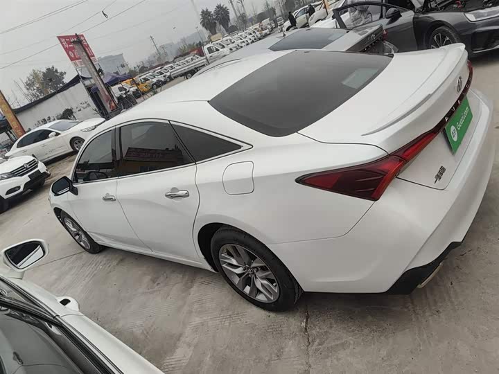 Фото 5 - Toyota Avalon