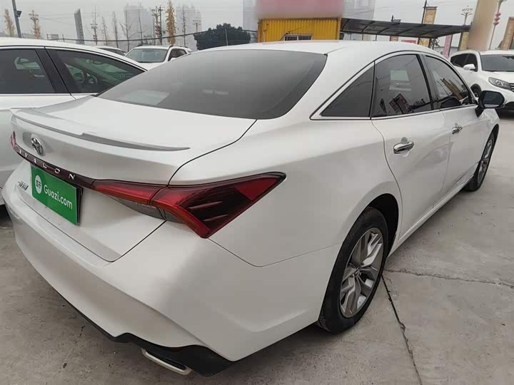 Фото 7 - Toyota Avalon