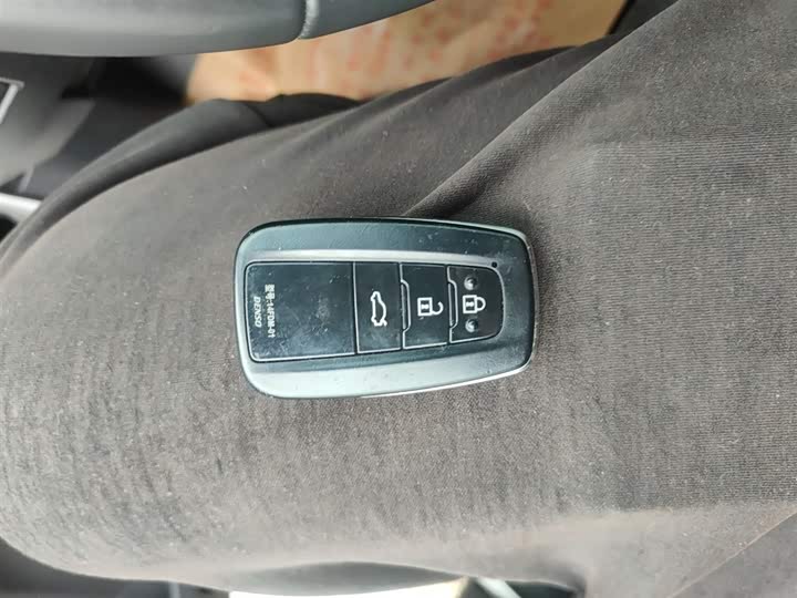 Фото 9 - Toyota Avalon