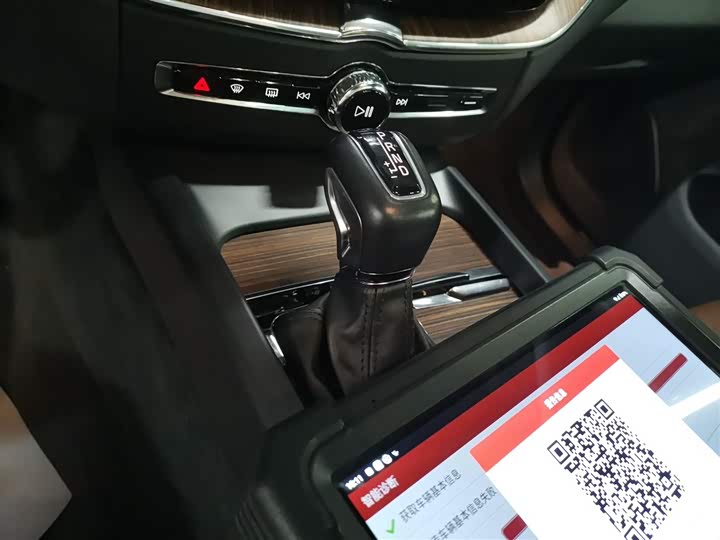 Фото 14 - Volvo XC60