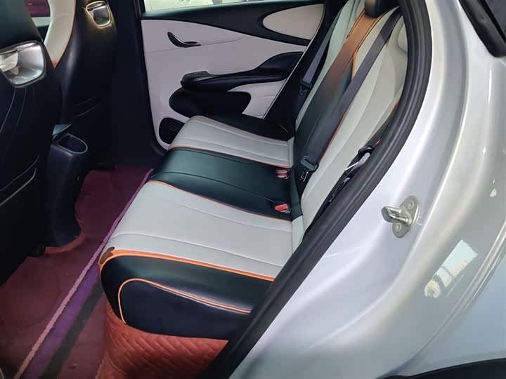 Фото 14 - BYD Dolphin