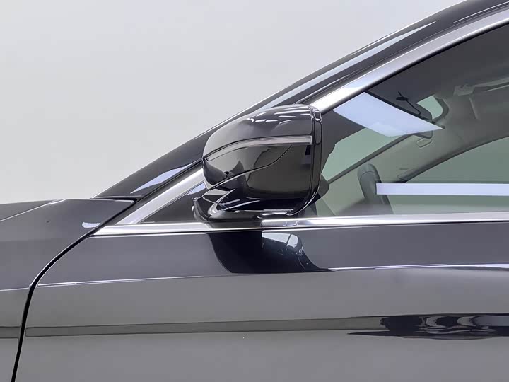 Фото 10 - BMW 5 Series