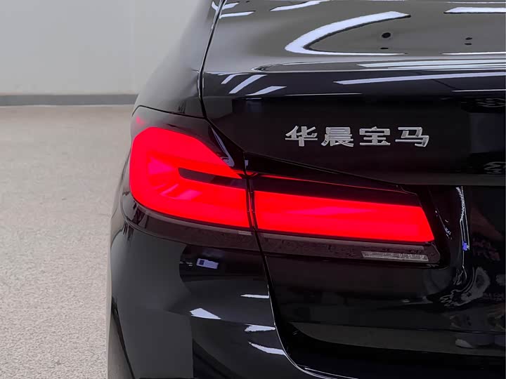 Фото 11 - BMW 5 Series