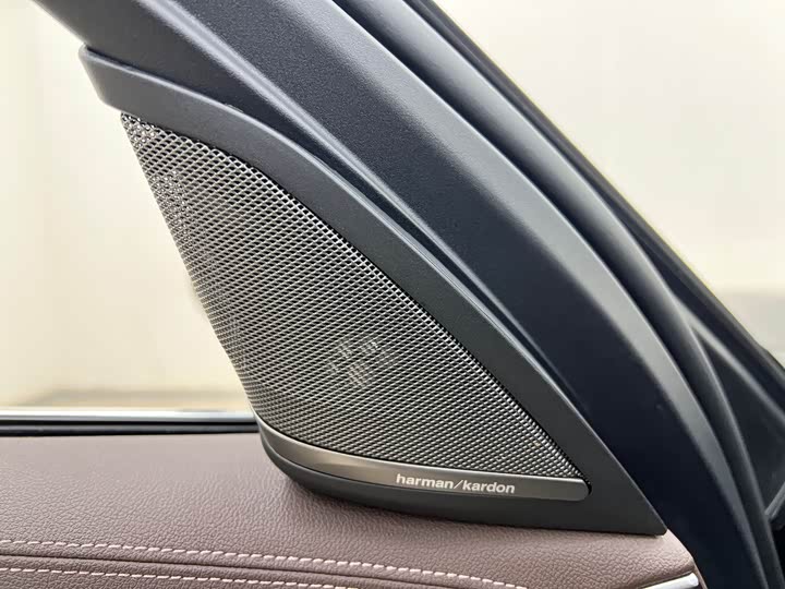 Фото 14 - BMW 5 Series