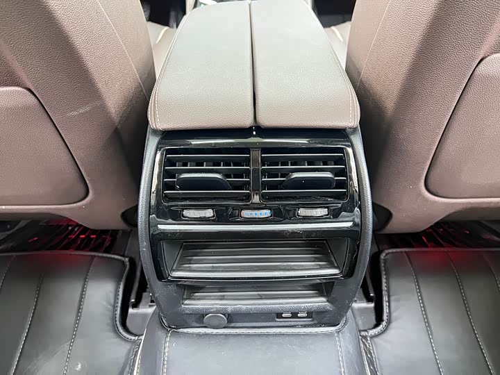 Фото 21 - BMW 5 Series