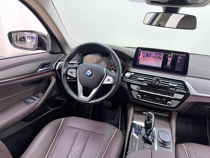 Фото 24 - BMW 5 Series
