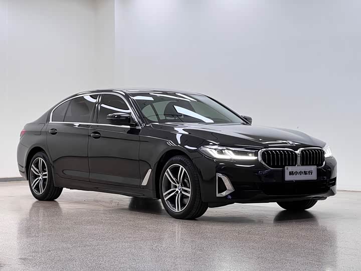 Фото 3 - BMW 5 Series