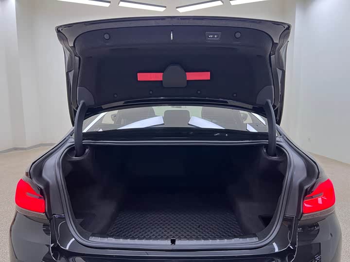 Фото 38 - BMW 5 Series