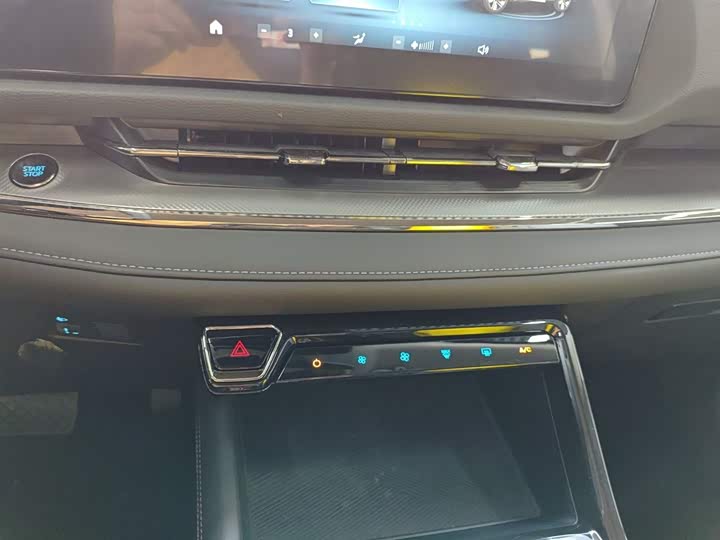 Фото 13 - Ford Equator Sport