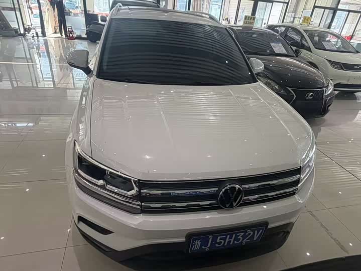 Фото 2 - Volkswagen Tharu