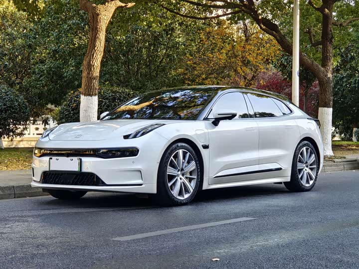 Фото 1 - Zeekr 001