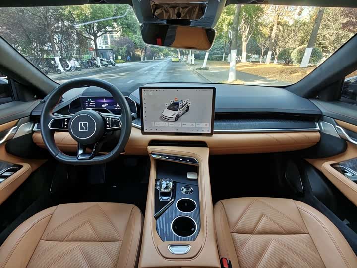 Фото 13 - Zeekr 001