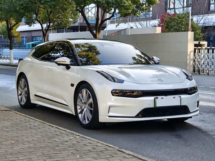 Фото 3 - Zeekr 001