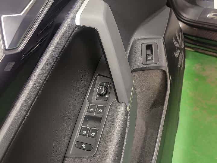 Фото 13 - Volkswagen Tayron