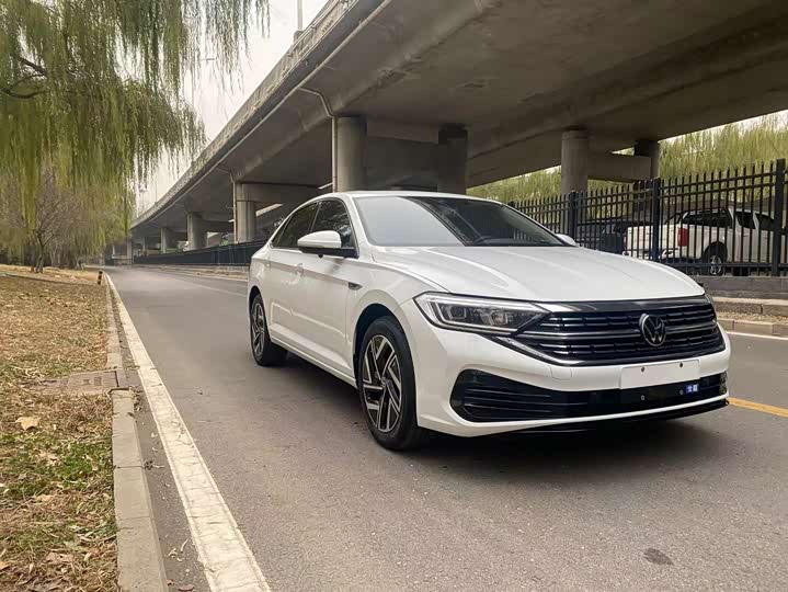 Фото 3 - Volkswagen Sagitar L