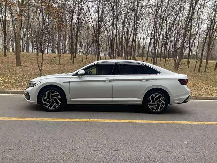 Фото 4 - Volkswagen Sagitar L