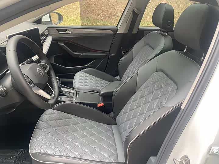 Фото 8 - Volkswagen Sagitar L