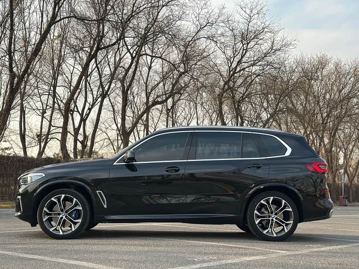 Фото 16 - BMW X5