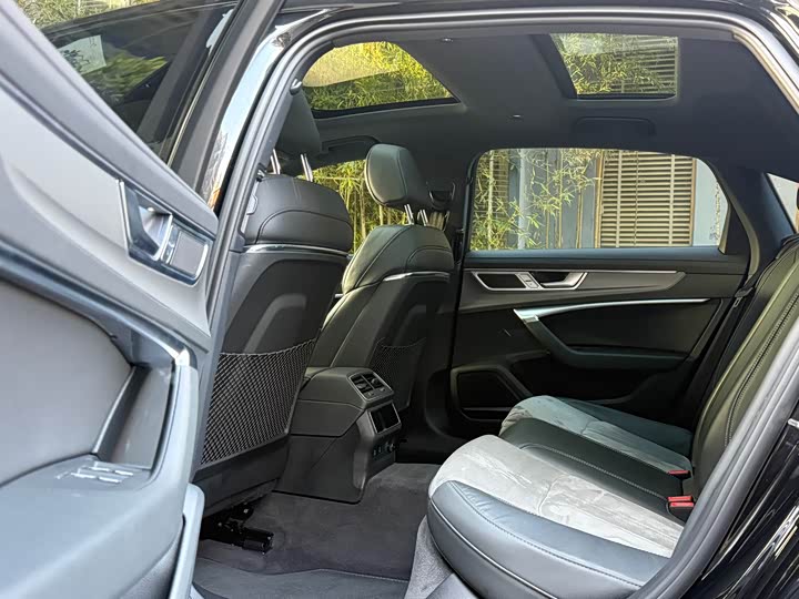 Фото 6 - Audi A6L