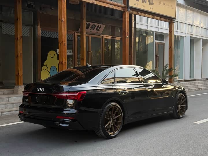 Фото 8 - Audi A6L