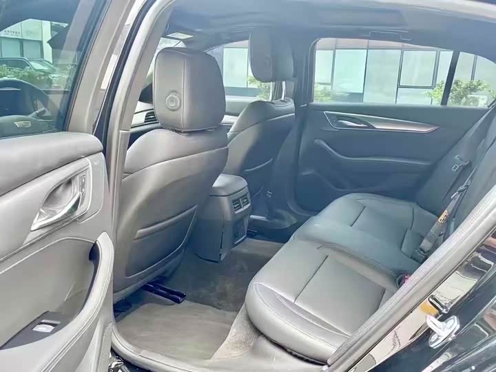 Фото 6 - Cadillac CT5