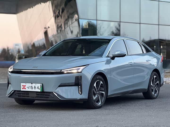 Фото 1 - Geely Galaxy L6