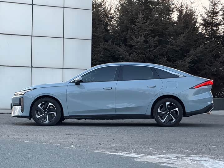 Фото 6 - Geely Galaxy L6