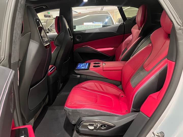 Фото 13 - Lotus Eletre