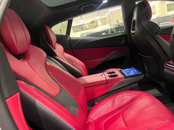 Фото 18 - Lotus Eletre