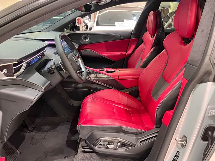 Фото 7 - Lotus Eletre