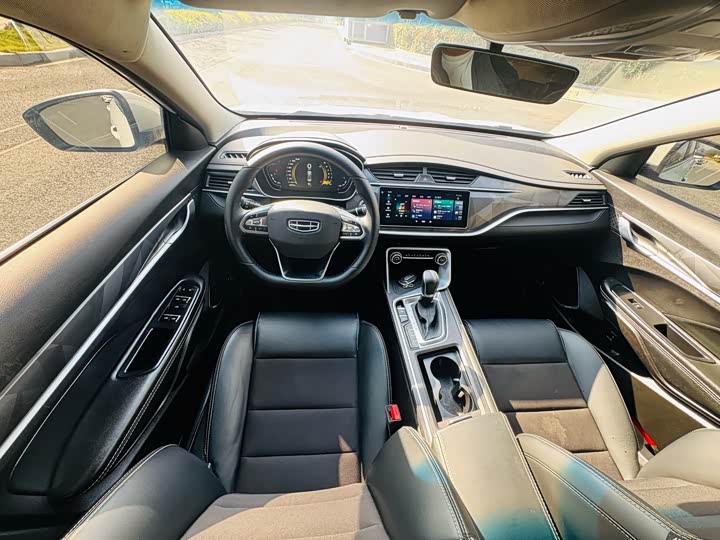 Фото 10 - Geely Binrui