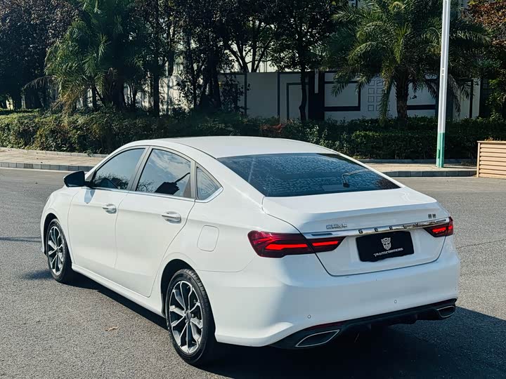 Фото 9 - Geely Binrui