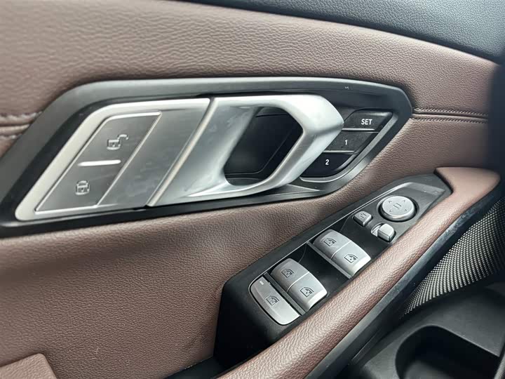 Фото 14 - BMW 3 Series