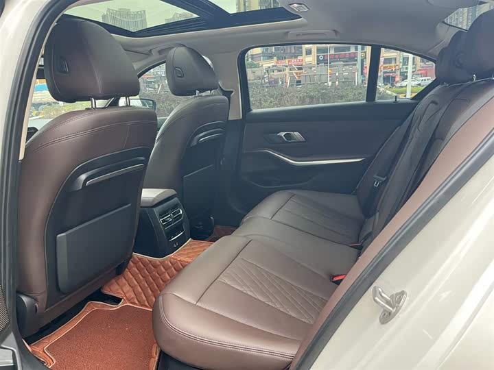 Фото 15 - BMW 3 Series