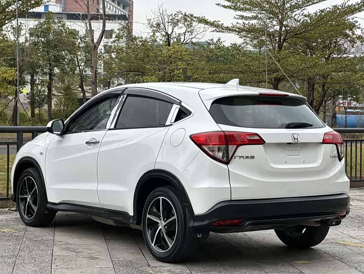 Фото 7 - Honda Vezel