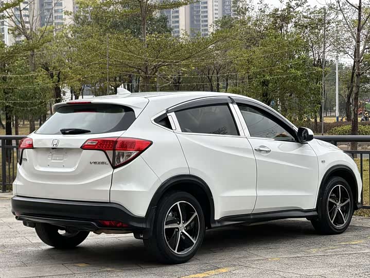 Фото 9 - Honda Vezel