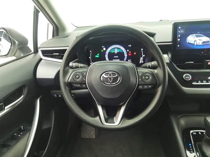 Фото 11 - Toyota Corolla