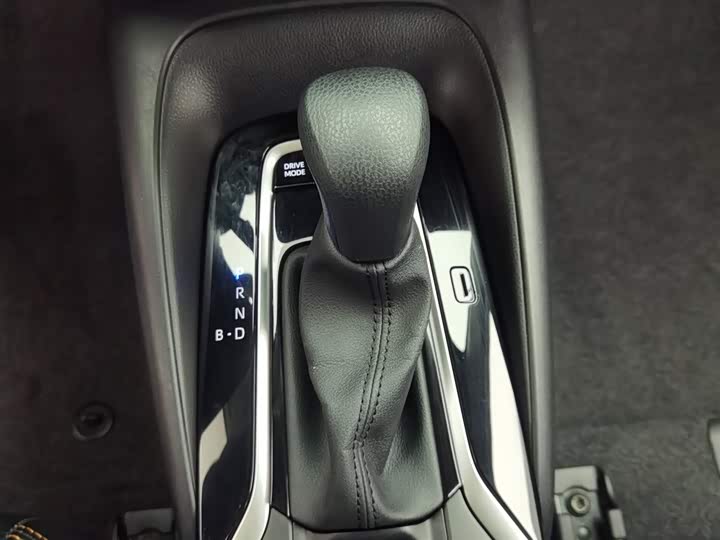 Фото 13 - Toyota Corolla