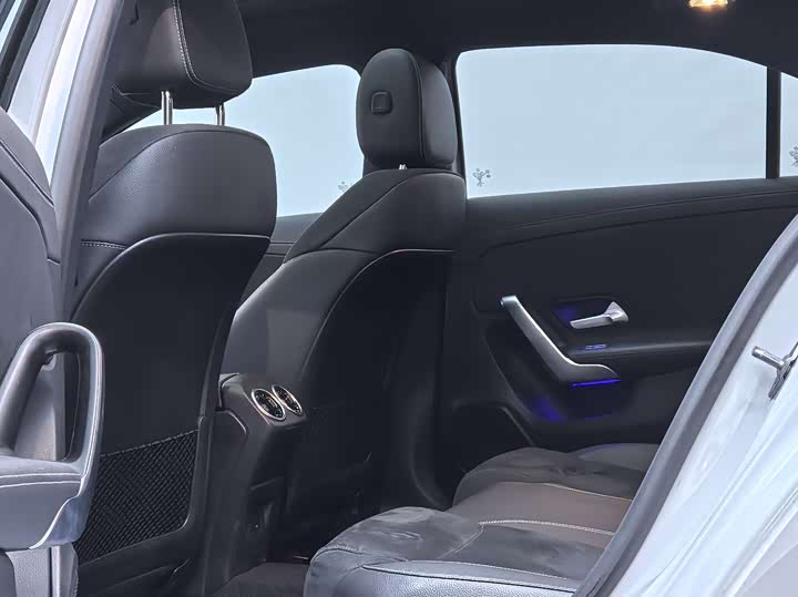 Фото 8 - Mercedes-Benz A-Class