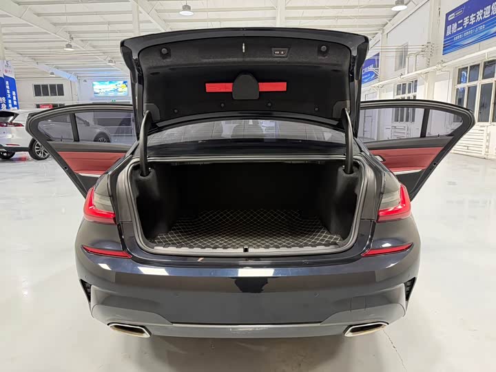 Фото 17 - BMW 3 Series