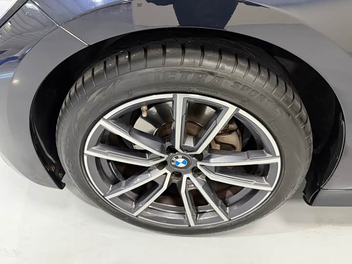 Фото 18 - BMW 3 Series