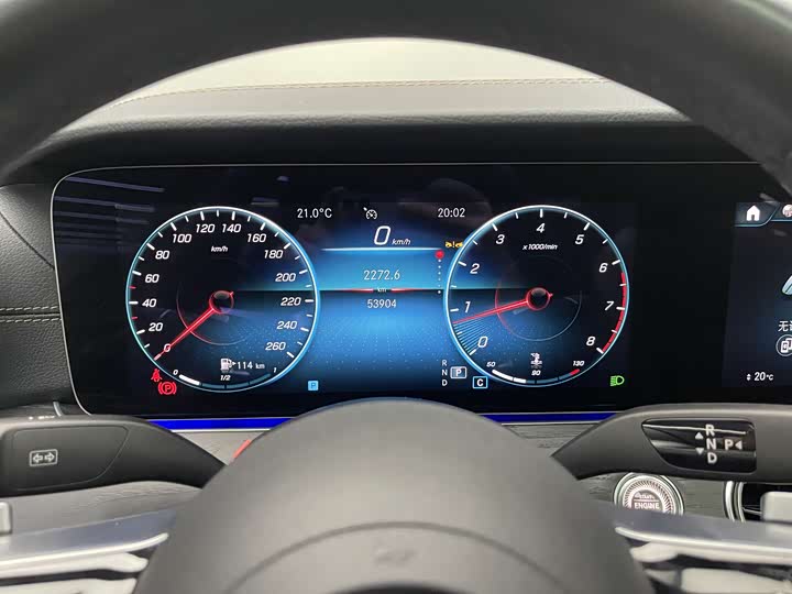 Фото 15 - Mercedes-Benz E-Class