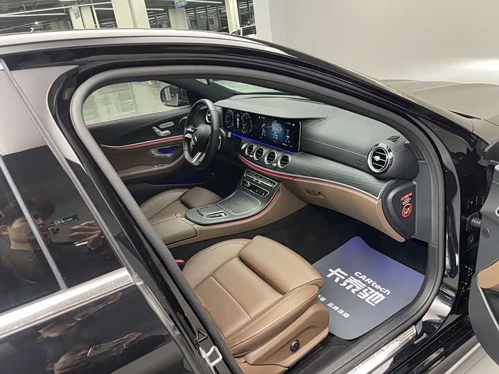 Фото 23 - Mercedes-Benz E-Class