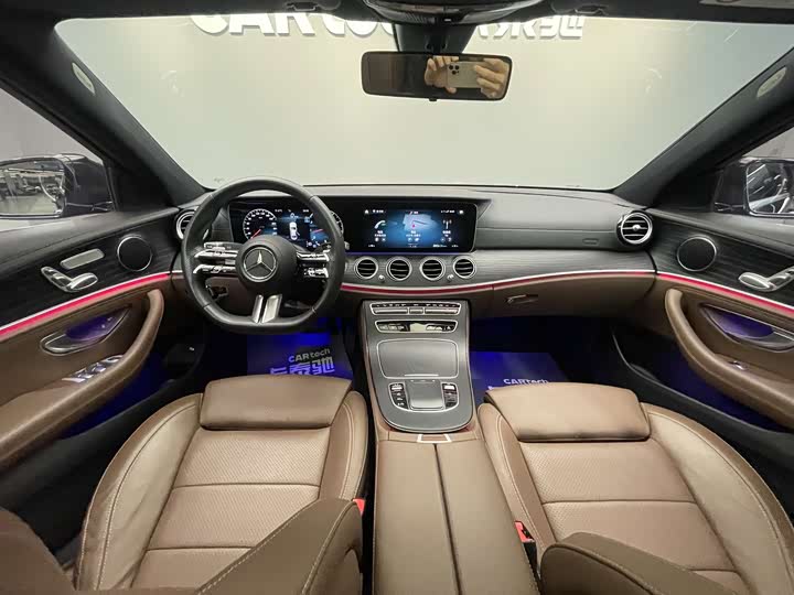 Фото 26 - Mercedes-Benz E-Class