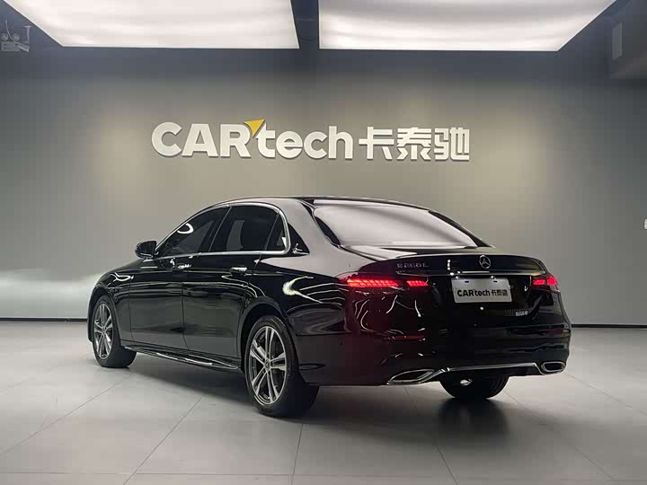 Фото 7 - Mercedes-Benz E-Class